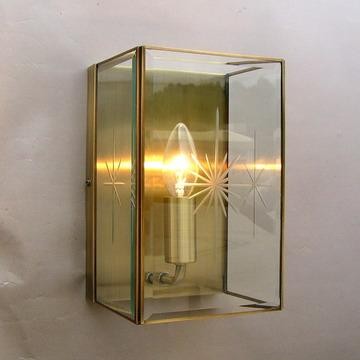 Clear Glass Wall Lamp with Cutting Pattern - Chinafactory.com