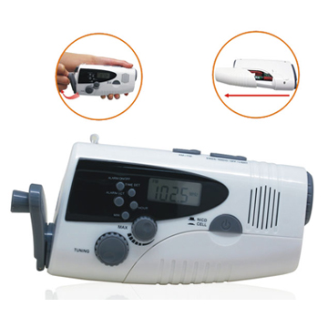 Dynamo Charge Flashlight with Radio - Chinafactory.com