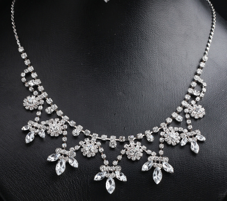 Holiday Necklace With Rhinestone - Chinafactory.com