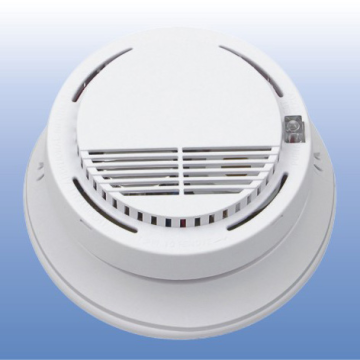 Ionization smoke detector with transmitting & receiving base