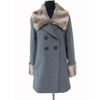 Ladies winter coat with fur collar