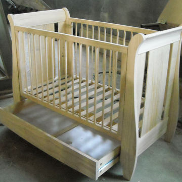 Pine wood baby crib with storage drawer