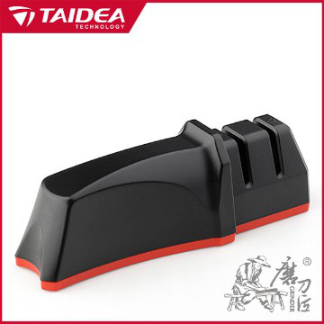 Two stages diamond and ceramic knife sharpener